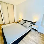 Guy Moquet - Proche Paris Et - Commerces A Proximite * Champigny-sur-Marne